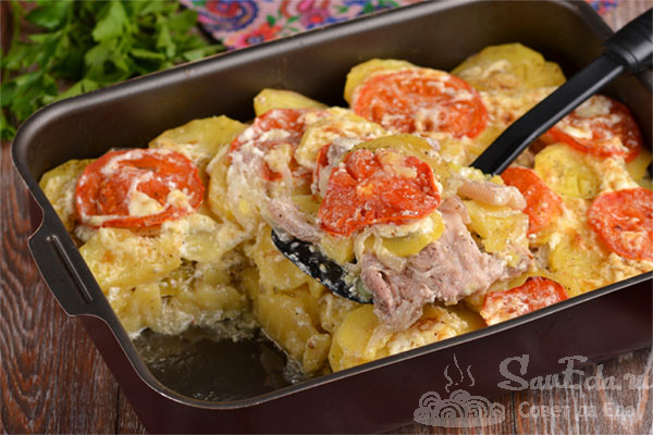 Как приготовить Картофель с курицей, грибами и сыром в духовке рецепт пошагово